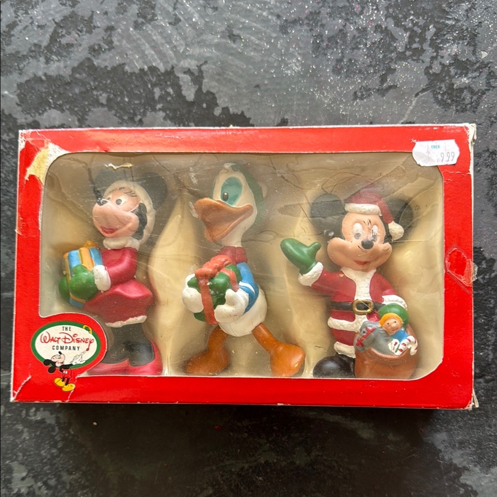 Disney Red and White Action Figures Playset